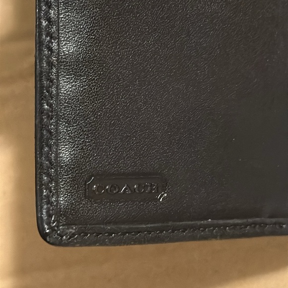 Coach Black Signature Wallet - Picture 6 of 6